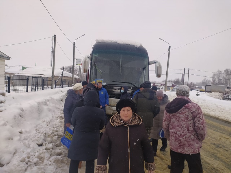 Команда автобуса ЛДПР приняла обращения в Малой Сердобе, Колышлее и Сердобске