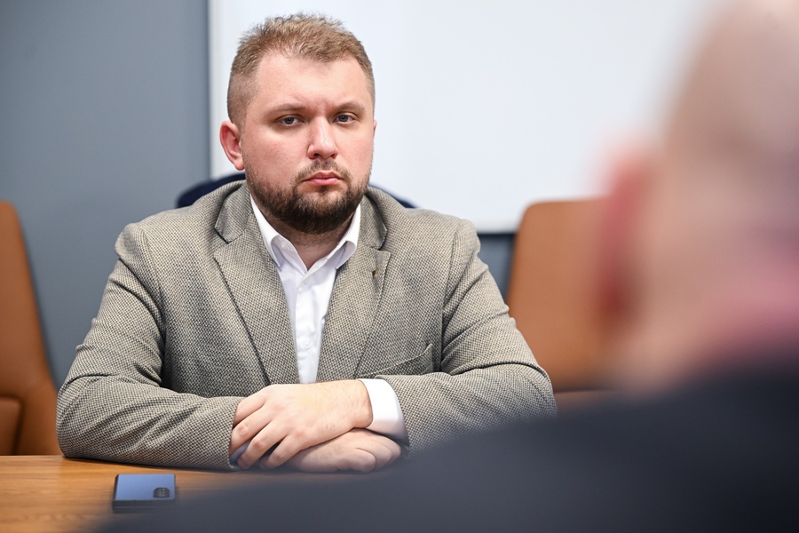 Оценки по физкультуре, труду, музыке и ИЗО детям не нужны, считает Борис Чернышов