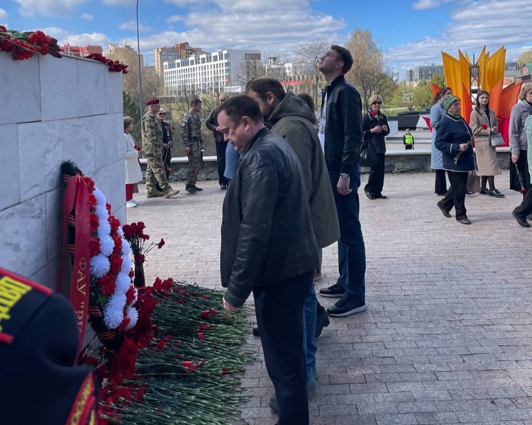 Пермское отделение ЛДПР почтило память героев Великой Отечественной войны на городском митинге