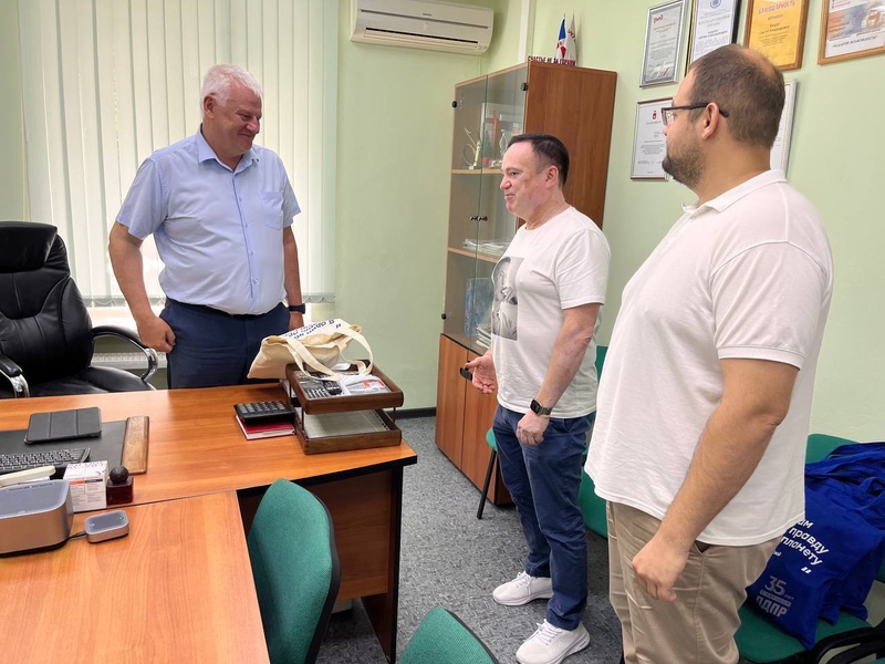 Депутат ЛДПР Олег Постников поздравил железнодорожников Прикамья с профессиональным праздником