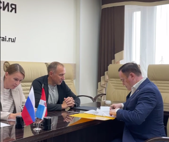 Кандидат от ЛДПР Олег Постников подал документы в Крайизбирком для выдвижения на выборы губернатора