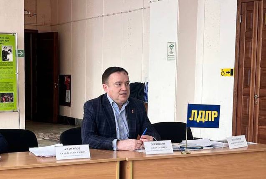 Олег Постников провел прием граждан в селе Барда и взял в работу обращения жителей
