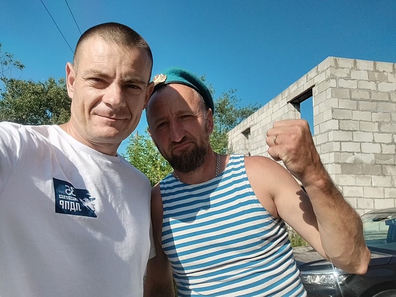 Находкинское отделение ЛДПР поздравило ветеранов ВДВ с Днём Воздушно-десантных войск