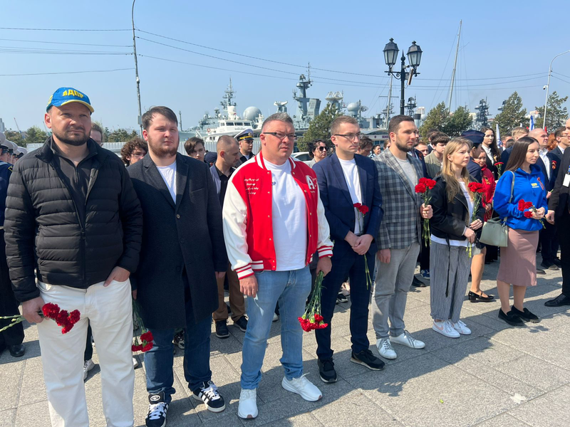 В Приморье активисты ЛДПР отдают дань уважения приморцам, погибшим в годы Великой Отечественной войны