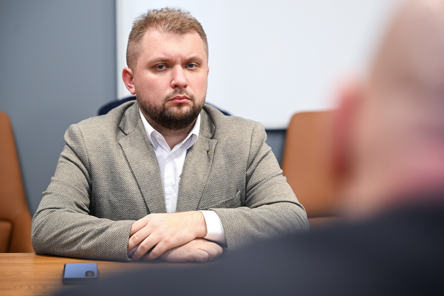 Оценки по физкультуре, труду, музыке и ИЗО детям не нужны, считает Борис Чернышов