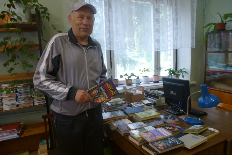 Алексей Гусаров подарил книгам вторую жизнь