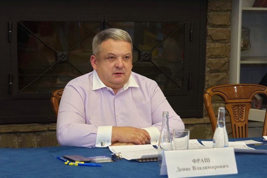 Депутат Денис Фраш направил 1 млн рублей на оснащение областной больницы