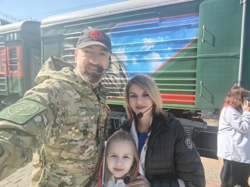Активист ЛДПР принял участие во встрече легендарного "Поезда Победы" в донской столице