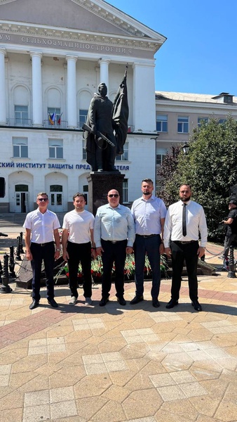 Активисты ЛДПР почтили память героя Алексея Береста