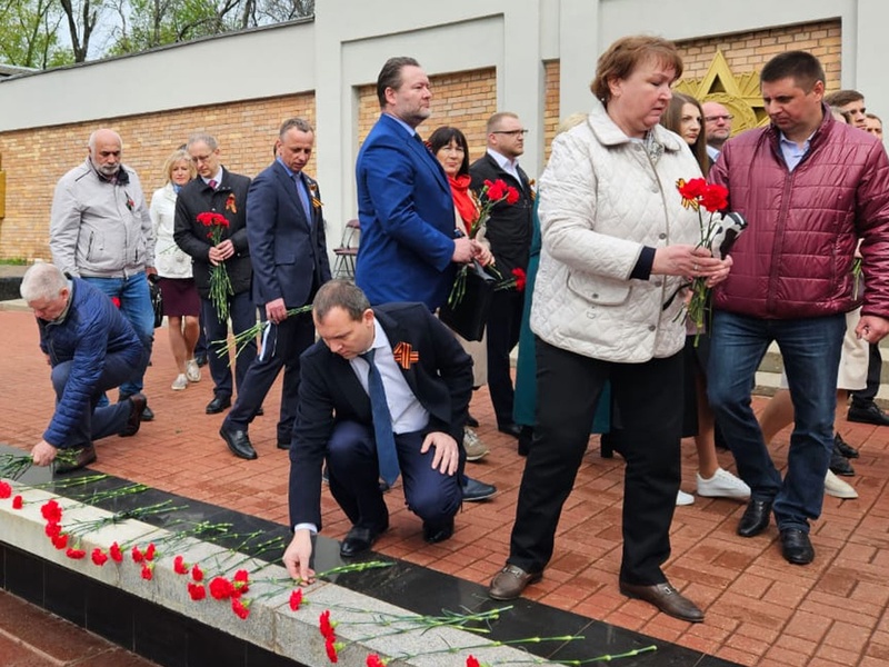 Депутаты ЛДПР приняли участие в мемориальной церемонии на Скорбященском кладбище Рязани