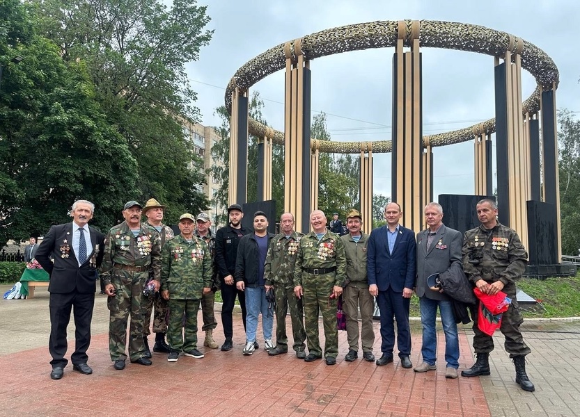 Представители ЛДПР в Рязани поздравили ветеранов боевых действий с праздником