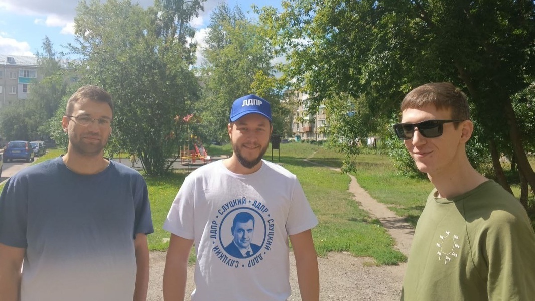 Активисты Молодёжной организации ЛДПР провели серию встреч с жителями Рязани