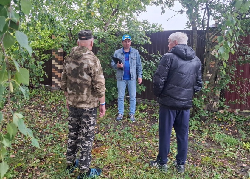 Депутаты ЛДПР провели личные приёмы граждан в СНТ: наболевшие вопросы получили внимание