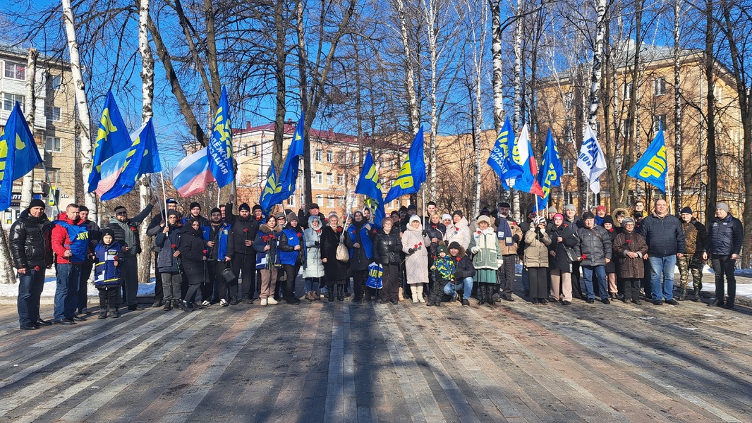 В День защитника Отечества рязанские партийцы возложили цветы к памятнику Ф.А. Полетаеву