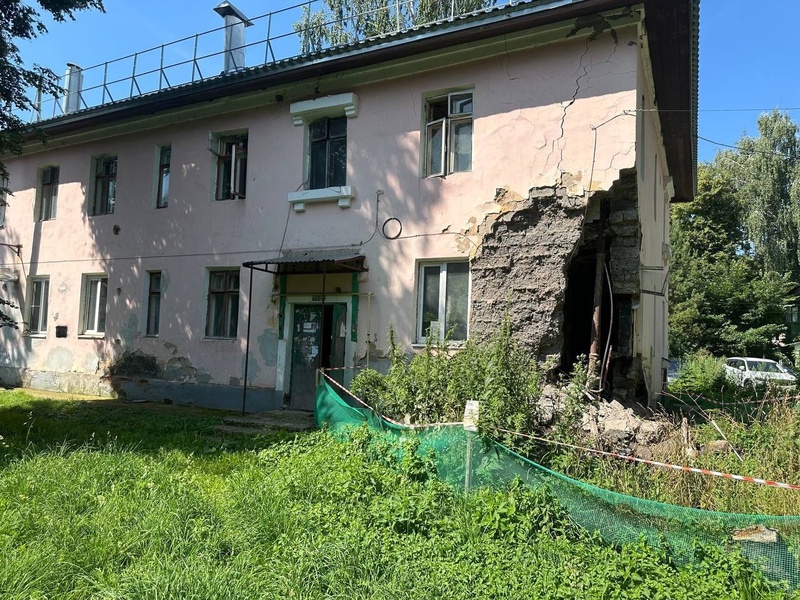 Дом №30 на площади Ленина в Рыбном после многочисленных обращений ЛДПР наконец-то расселят