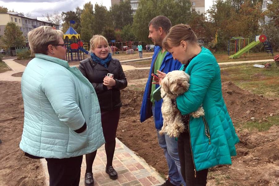 Работы в сквере – под контролем депутата гордумы Олега ШИШОВА