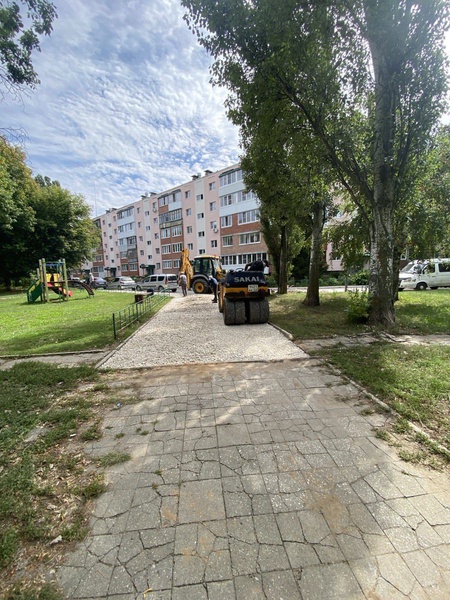 Депутат от ЛДПР требует от властей Тольятти доделать участок проблемного тротуара