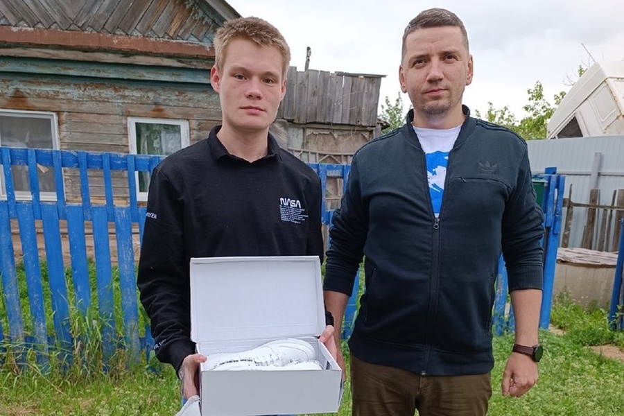 Партийцы из Кинеля навестили детей-сирот 