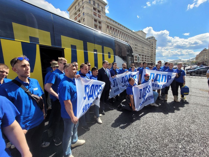 Поддержка ЛДНР не останавливается не на секунду