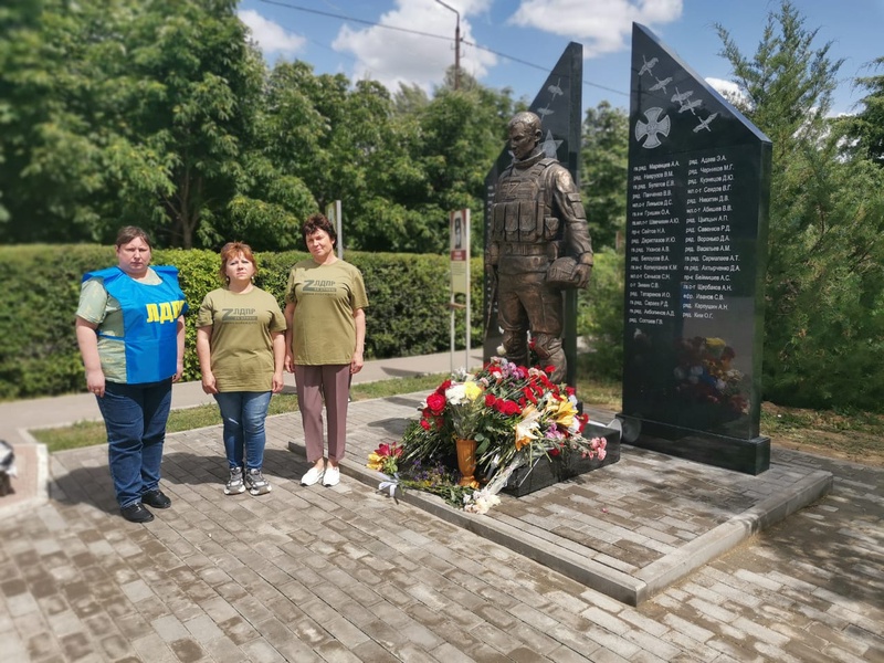 В День ветеранов боевых действий партийцы по всей Саратовской области провели памятные мероприятия