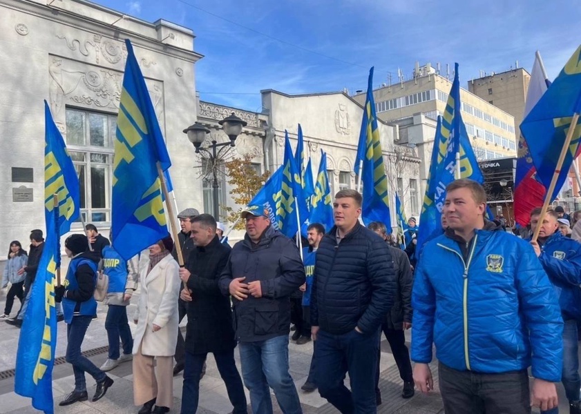 С днем рождения, лучшая партия страны!