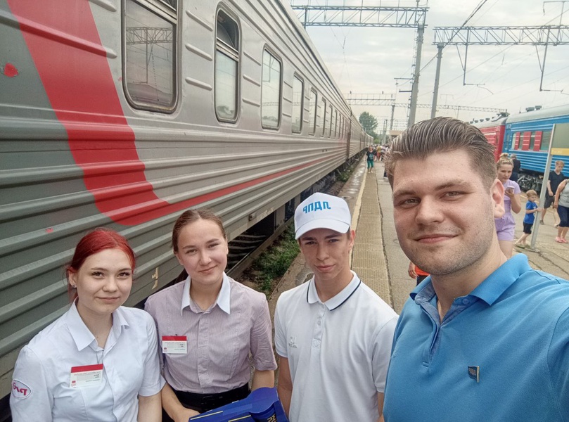 ЛДПР поздравила железнодорожников с профессиональным праздником!