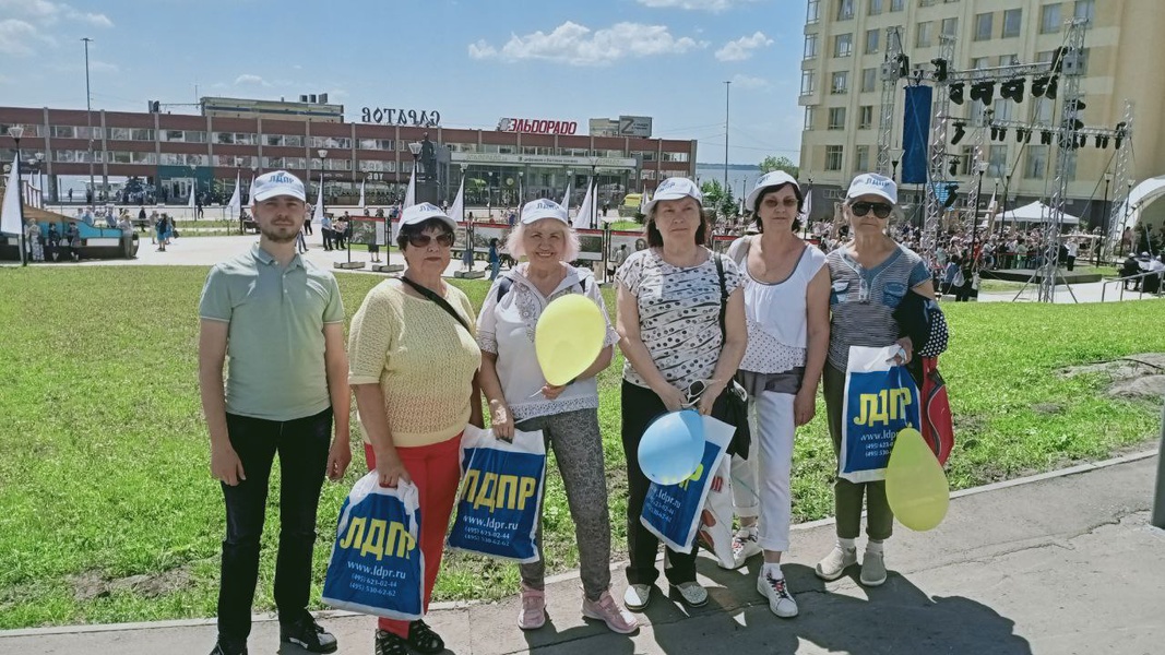 В Саратове отпраздновали 350-летие Петра I