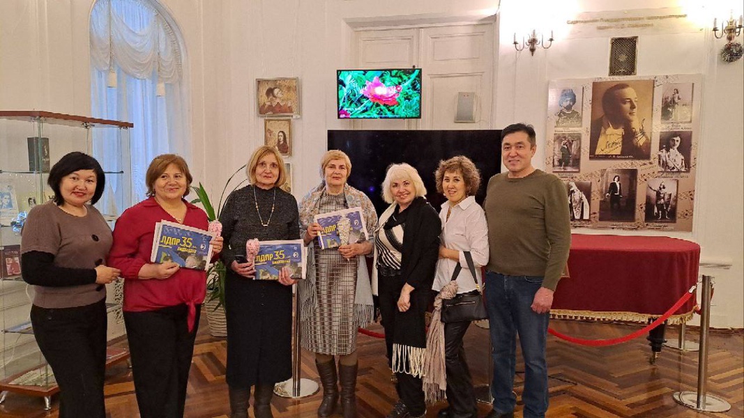 Представители Заводского отделения ЛДПР организовали поход в консерваторию для работников СМИ