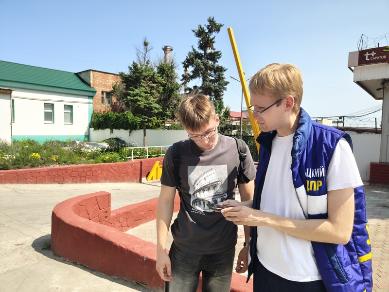 «Молодежка» ЛДПР провела экологический опрос среди жителей Саратова