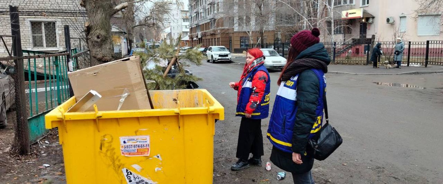 Представители ЛДПР продолжают следить за состоянием мусорных площадок на территории Саратовской области