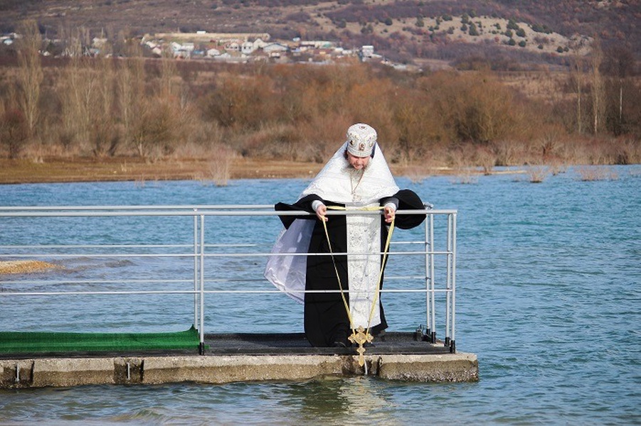 В Севастополе освятили Чернореченское водохранилище
