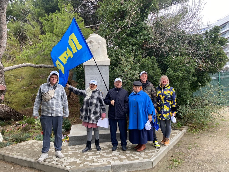 Севастопольское отделение ЛДПР почтило память героя обороны Севастополя 