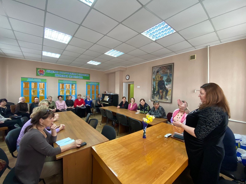 Партийцы провели для вдов участников Чернобыльской катастрофы праздничный вечер