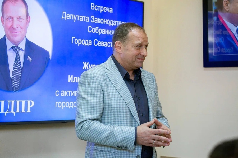 ЛДПР объединяет сильных: все больше жителей Севастополя вступает в ряды ЛДПР