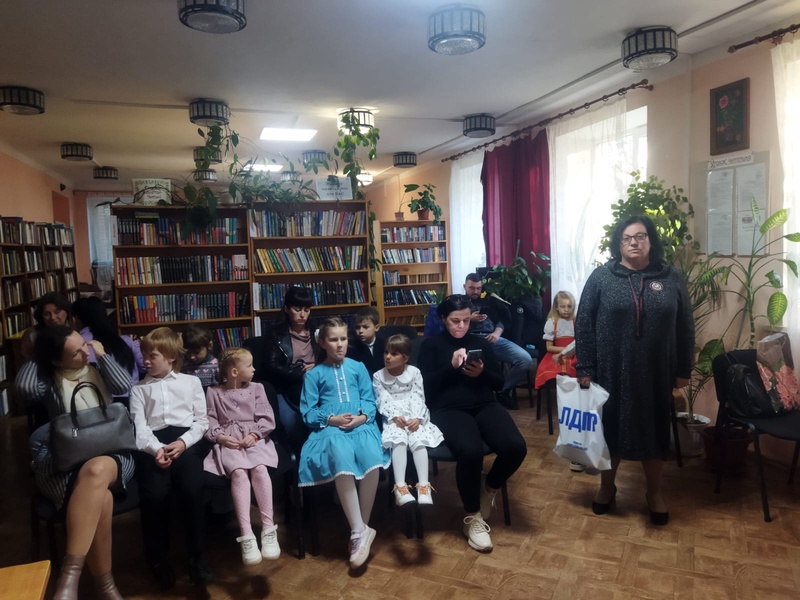 Партийцы рассказали детям о традициях Дня народного единства  