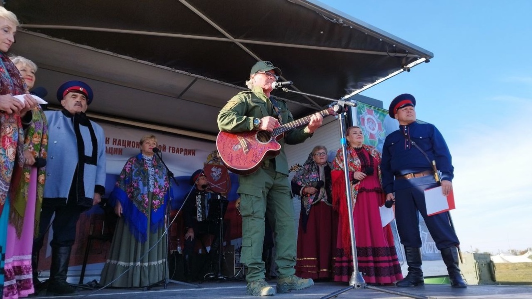 Сергей Бурштейн по приглашению атамана Черноморского казачьего войска поддержал боевой дух казаков 