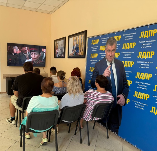 Киносеанс для патриотов: Активисты ЛДПР посмотрели «Битву за Севастополь»
