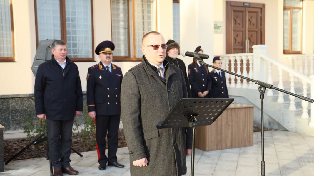 Депутат ЛДПР участвовал в церемонии вручения новых погон правоохранителям 