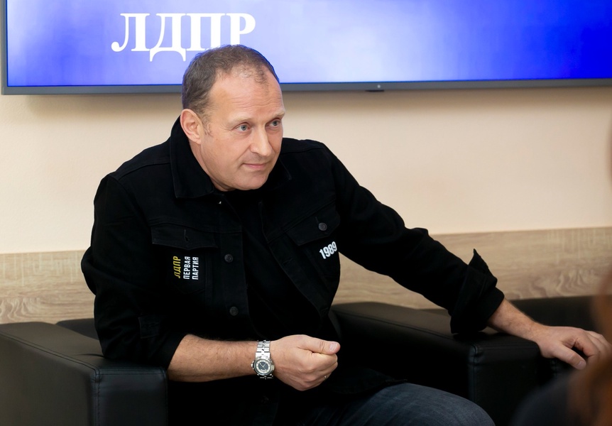 Депутат Журавлев рассказал студентам о колониальной политике Запада