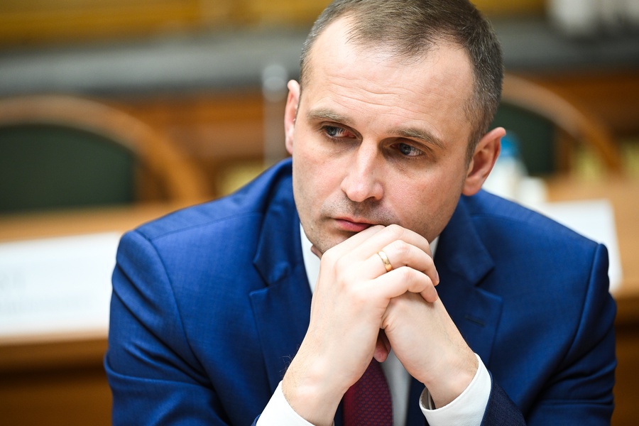 Сергей Леонов: развитием физкультурно-спортивной инфраструктуры школ нужно заниматься
