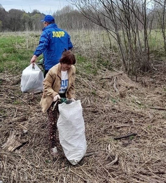 В Монастырщине стало чище благодаря ЛДПР