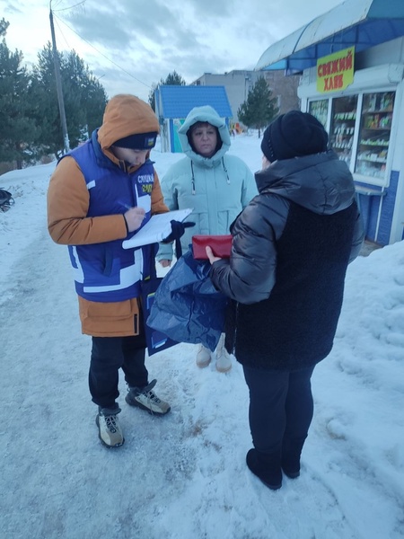 В Дорогобужском районе партийцы проводят анкетирование в рамках опроса "Скажи правду Слуцкому"