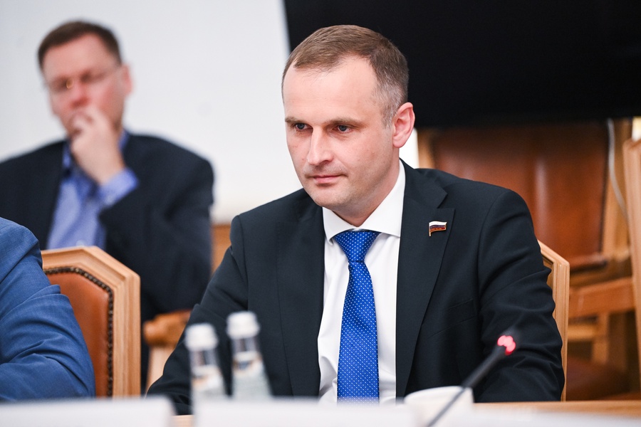 Сергей Леонов: контроль за ценами на лекарства будет усилен