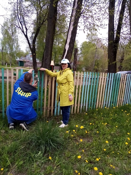 Детская площадка в Демидове получила новую жизнь благодаря ЛДПР