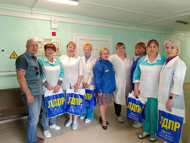 При содействии ЛДПР Краснинская ЦРБ получила новые медицинские приборы