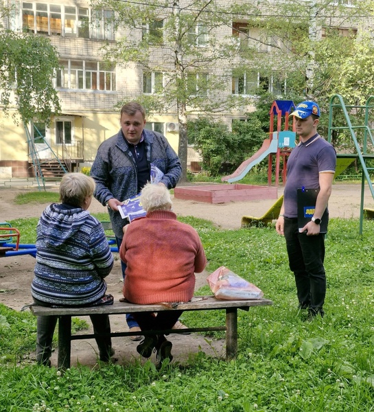 Смоленские партийцы продолжают работать по обращениям смолян