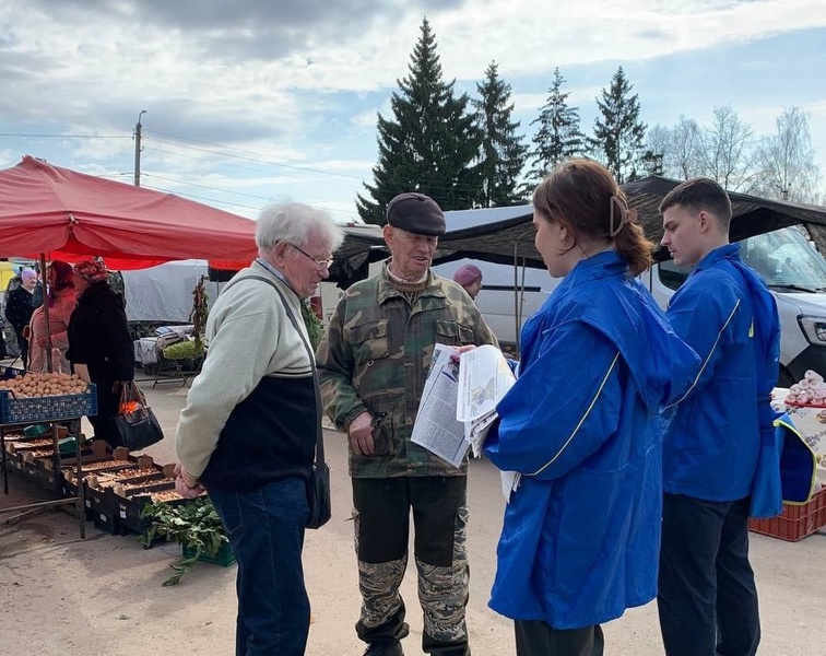 Десант ЛДПР побывал в Краснинском районе