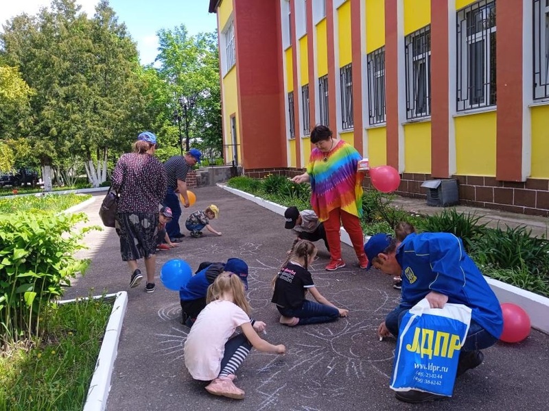 День детства прошел в Починке с ЛДПР