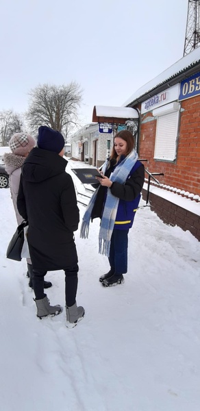 В Новодугино и Сычевке партийцы проводят опрос "Скажи правду Слуцкому" 