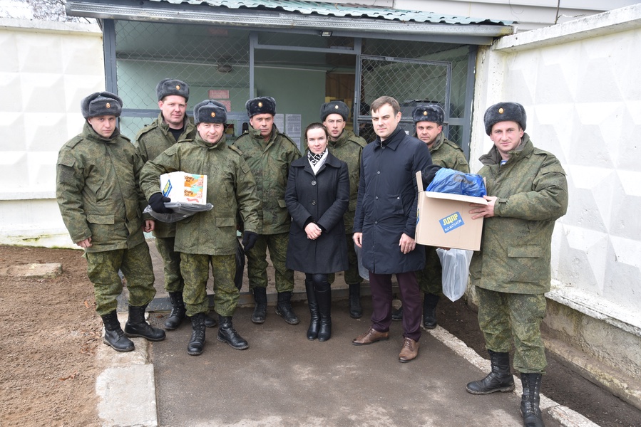 ЛДПР продолжает помогать смоленским военнослужащим 